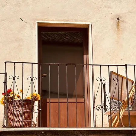 Casa Lory بيت ضيافة 3*